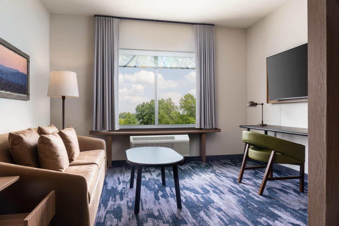 Fairfield Inn & Suites By Marriott Cleveland Tiedeman Road Бруклин Экстерьер фото