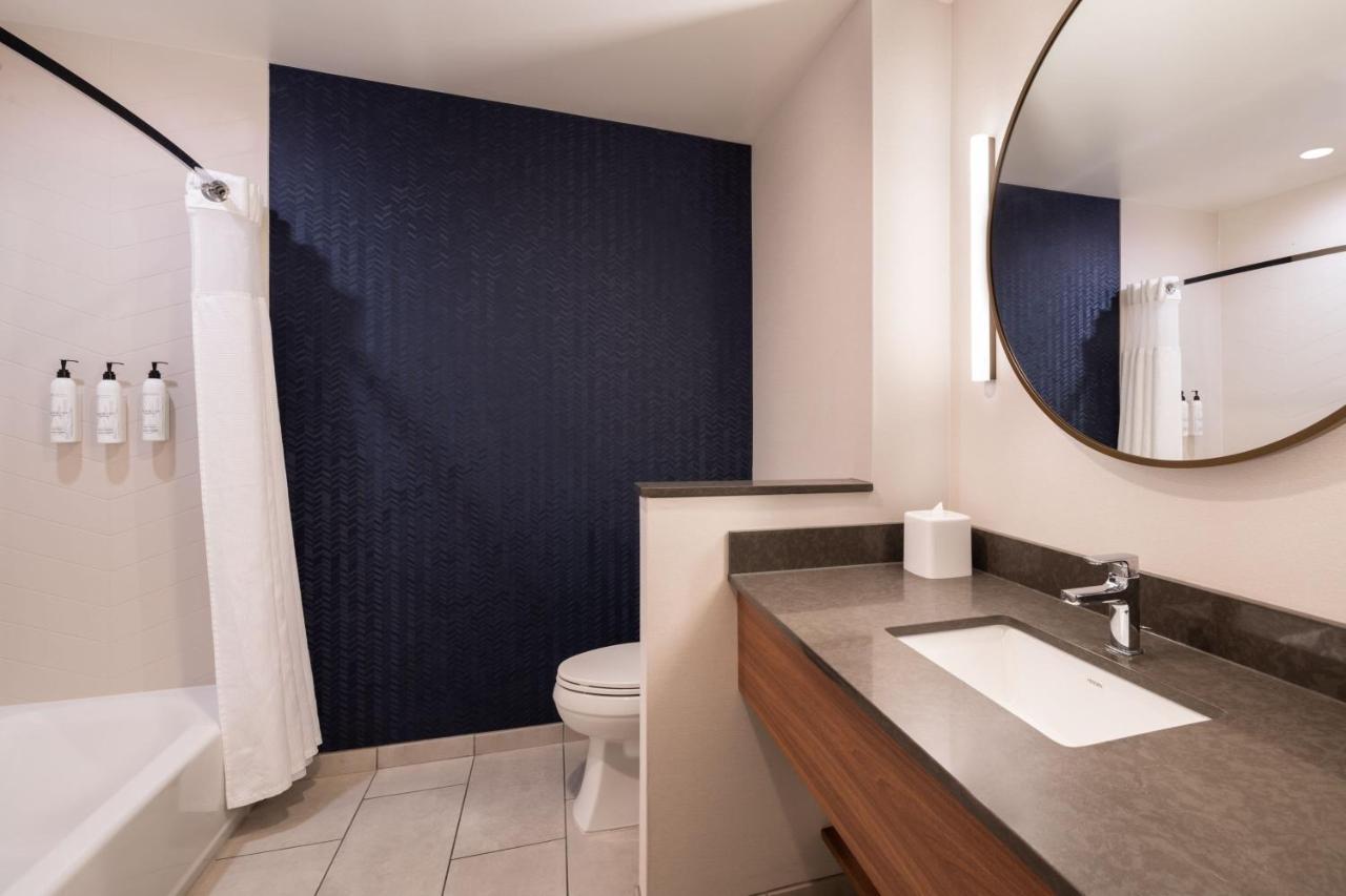 Fairfield Inn & Suites By Marriott Cleveland Tiedeman Road Бруклин Экстерьер фото
